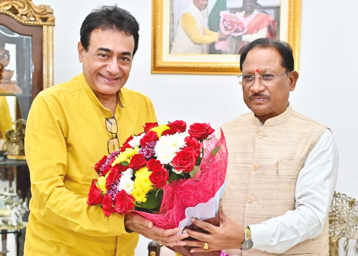 मुख्यमंत्री विष्णुदेव साय से सुप्रसिद्ध अभिनेता श्री नीतिश भारद्वाज ने की सौजन्य मुलाकात