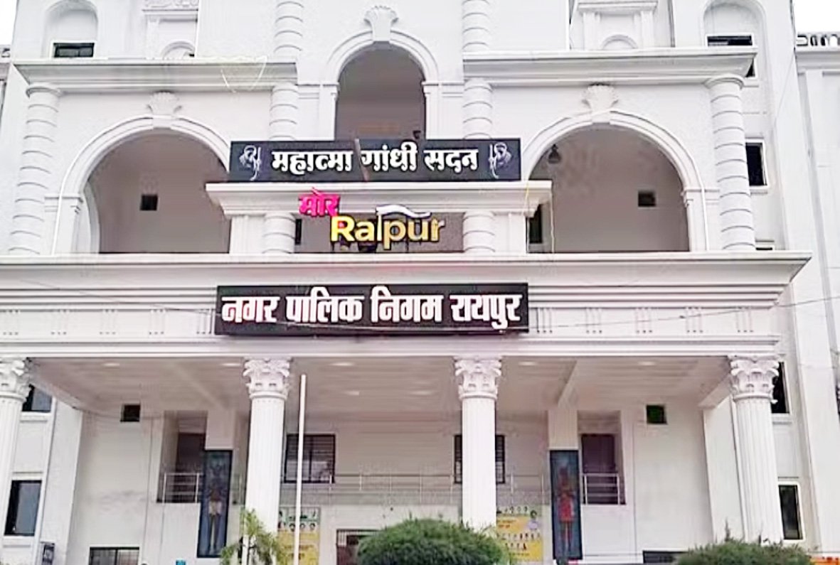 लगातार सर्वे कर नाली से गुजरे पाइपलाइन एवं नल कनेक्शन को किया जा रहा शिफ्ट
