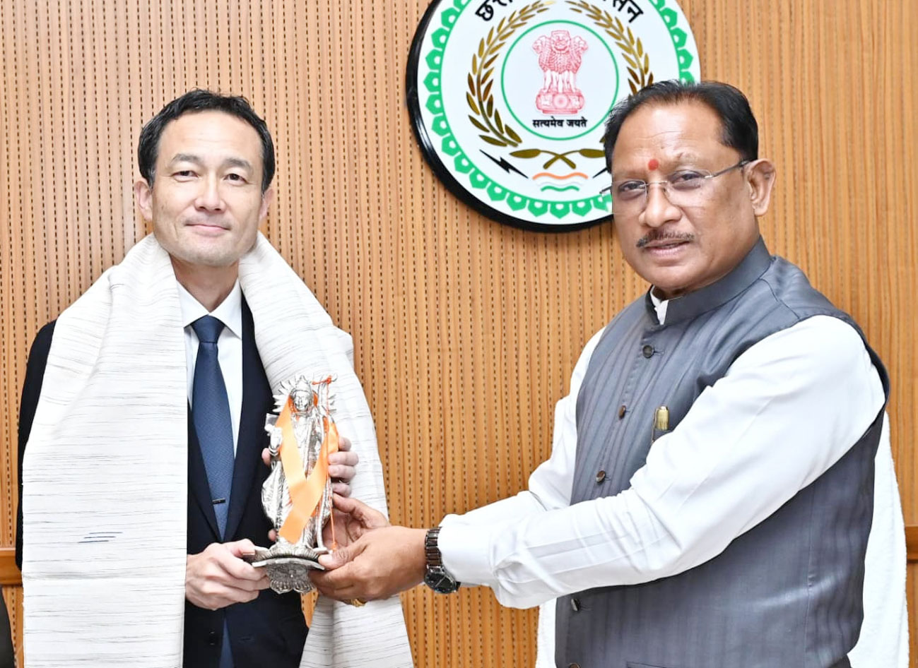 मुख्यमंत्री साय से जापान दूतावास के राजनीतिक मामलों के मंत्री आबे नोरिआकि ने की मुलाकात