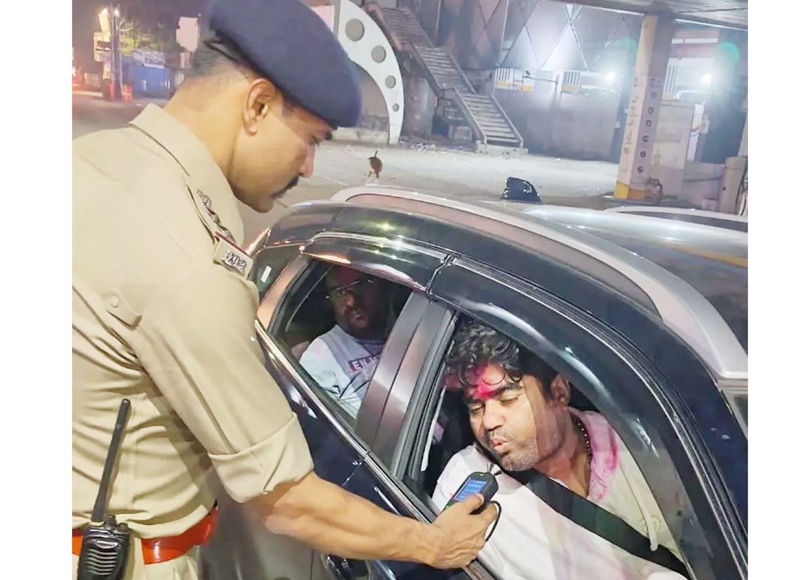 होली पर नशे में वाहन चलाने वालों के खिलाफ सख्त अभियान, 130 वाहन चालक पकड़े गए