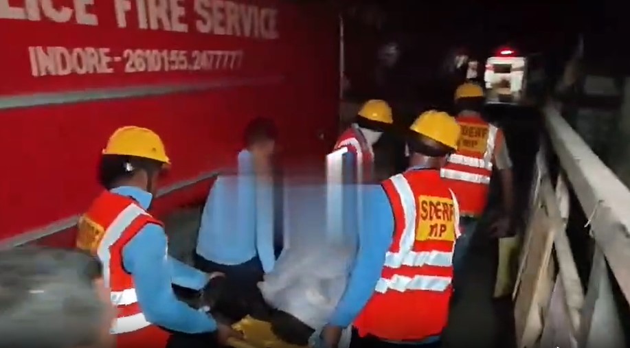 इंदौर में घर में भीषण आग, सात लोगों की मौत