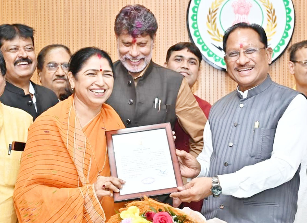 मुख्यमंत्री साय से नवनिर्वाचित राज्यसभा सदस्य श्रीमती लक्ष्मी वर्मा ने की सौजन्य मुलाकात