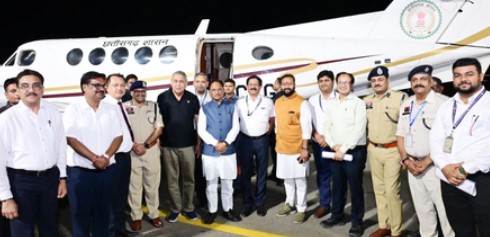 मुख्यमंत्री ने अंबिकापुर-दिल्ली-कोलकाता हवाई यात्रा का किया शुभारंभ, बोले,हवाई चप्पल पहनने वाला भी हवाई यात्रा कर सके” प्रधानमंत्री का यह सपना हो रहा साकार