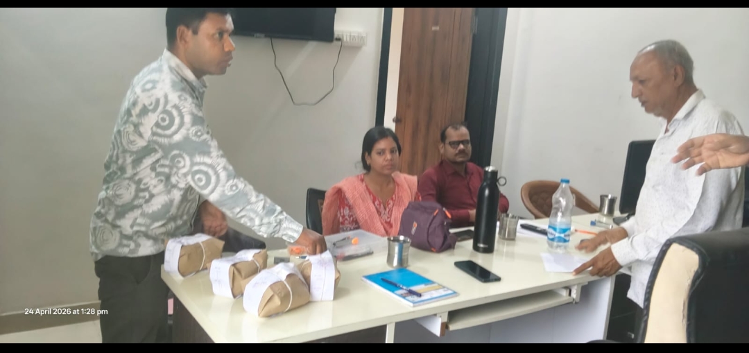      खाद्य एवं औषधि प्रशासन क़ी टीम ने क़ी गुणवत्ता जांच,स्वच्छता में कमी पर दुकान को नोटिस                                       