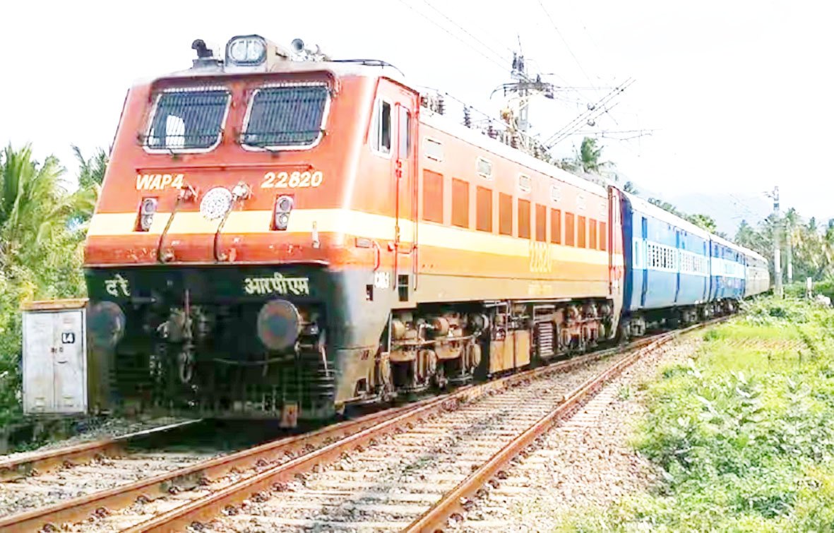गर्मियों में बढ़ी रेल यात्रियों की भीड़, राहत के लिए 11 समर स्पेशल ट्रेनों का होगा संचालन