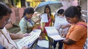 पश्चिम बंगाल में मतदाता सूची से परिवार का नाम गायब, चुनाव से पहले हंगामा