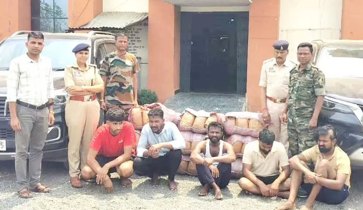 महाराष्ट्र के पांच तस्कर गिरफ्तार, 2.06 करोड़ रुपए का माल जप्त