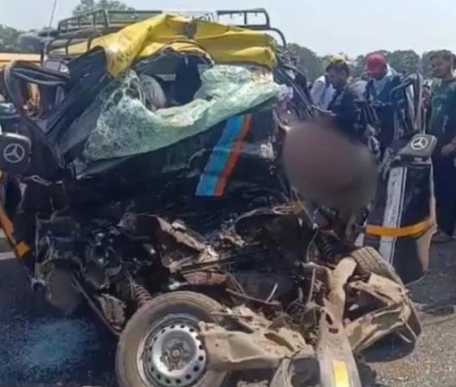 महाराष्ट्र: ठाणे में सीमेंट मिक्सर और वैन की भीषण टक्कर, 11 लोगों की दर्दनाक मौत