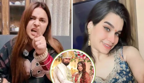 इन्फ्लुएंसर विवाद में रिद्धिमा और कनिका शर्मा कौन हैं, पूरा मामला समझें