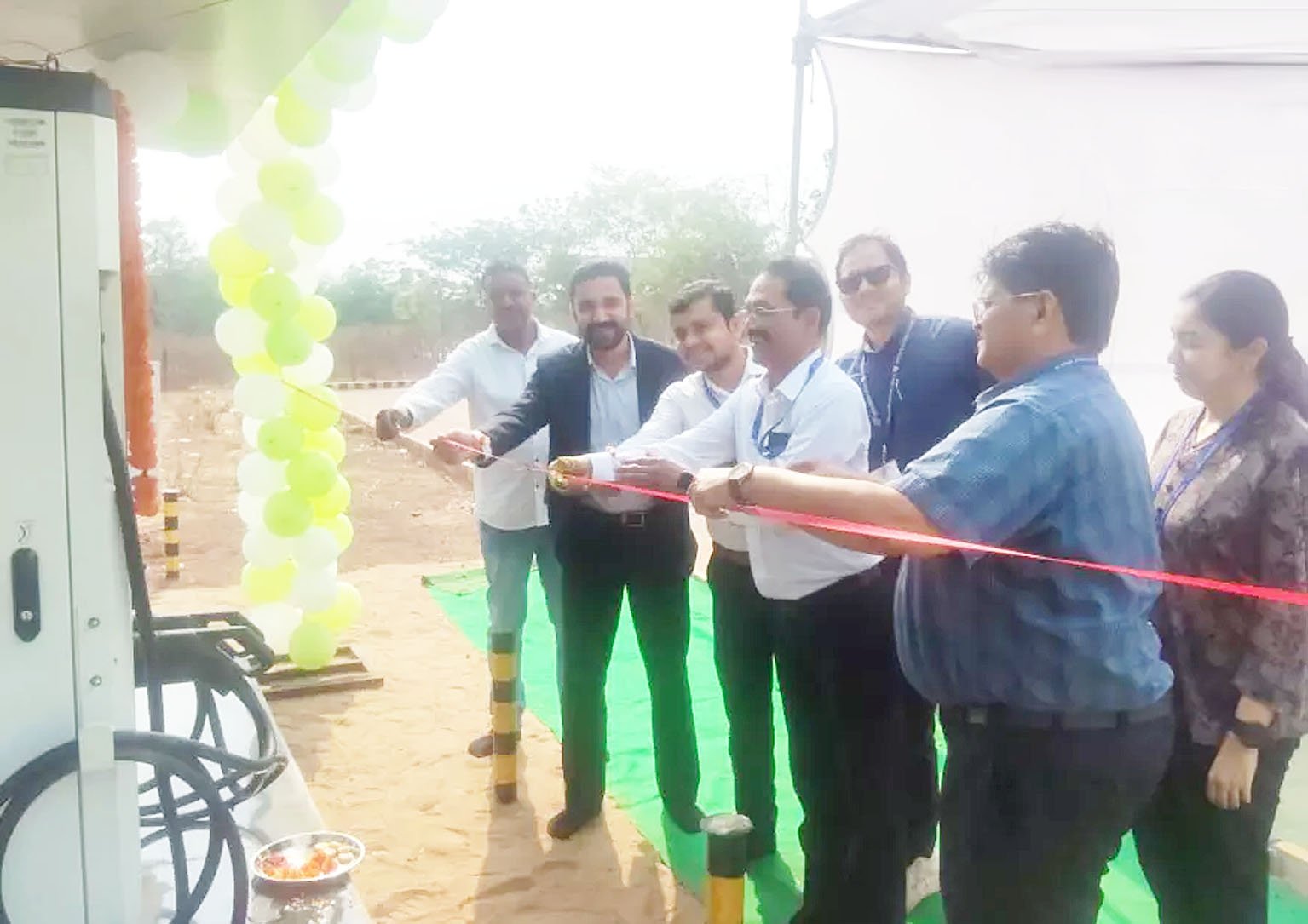 रायपुर एयरपोर्ट में EV चार्जिंग स्टेशन का उद्घाटन