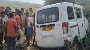 नवादा में स्कूल वैन पलटने से 9 वर्षीय बच्ची की मौत, 2 गंभीर रूप से घायल, ड्राइवर गिरफ्तार