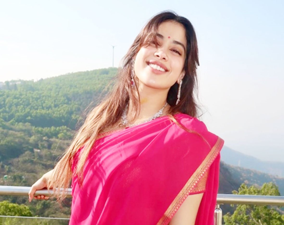 अभिनेत्री जाह्नवी कपूर की फिल्म 'पेड्डी' सिनेमाघरों में रिलीज को तैयार