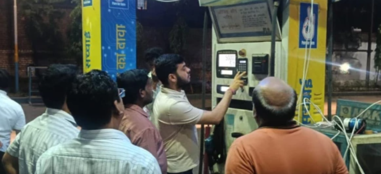 अचानक छापे के बाद वंदना पेट्रोल पंप सील