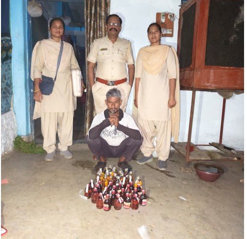                             आबकारी विभाग की कार्रवाई: 7 हजार रुपए के अवैध मदिरा जब्त                