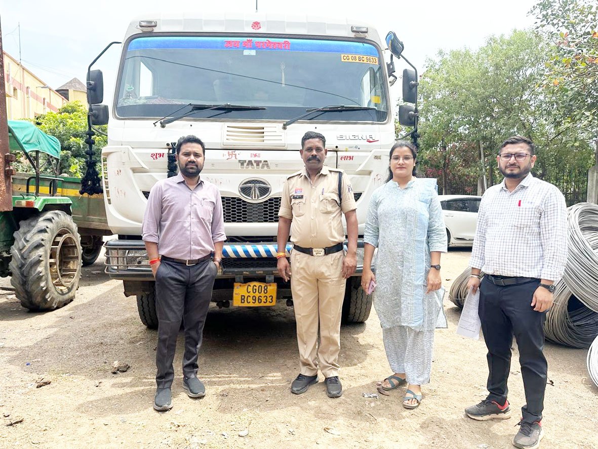 रेत के अवैध परिवहन मामले में हाईवा जब्त