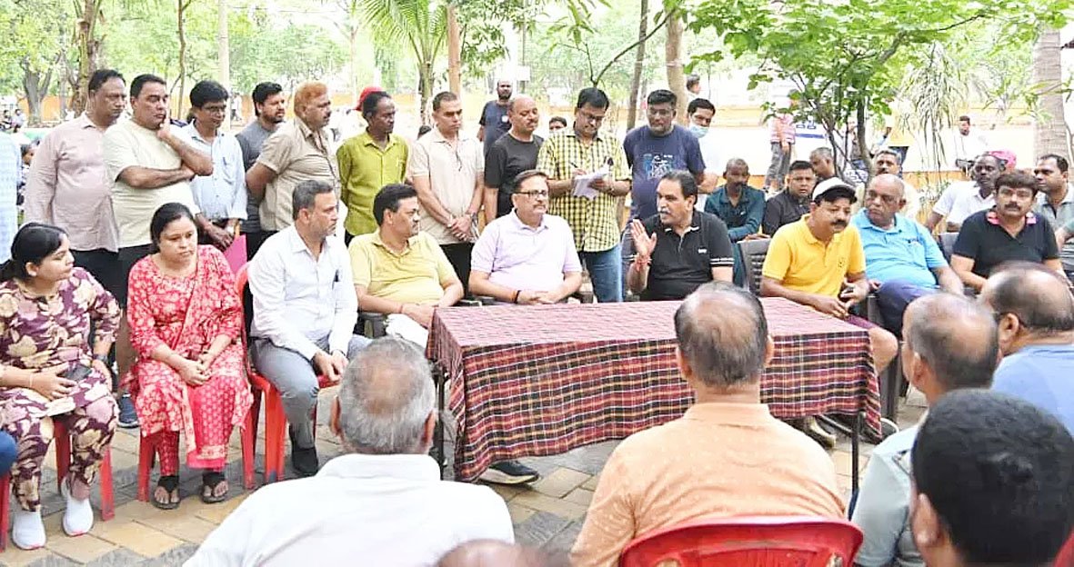 महावीर उद्यान में विधायक मूणत का जनसंवाद, नागरिकों की समस्याओं के त्वरित समाधान के दिए निर्देश