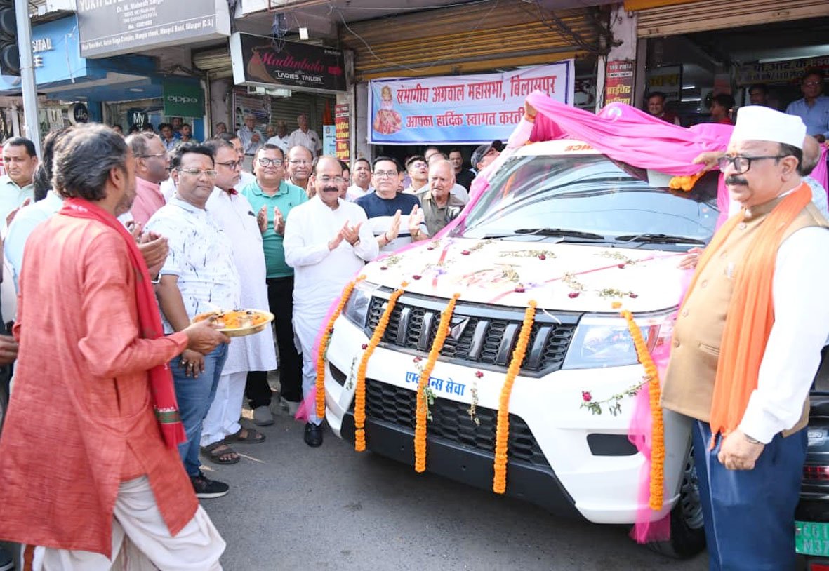 उप मुख्यमंत्री साव ने सर्वसुविधायुक्त वेंटिलेटर एंबुलेंस का किया लोकार्पण