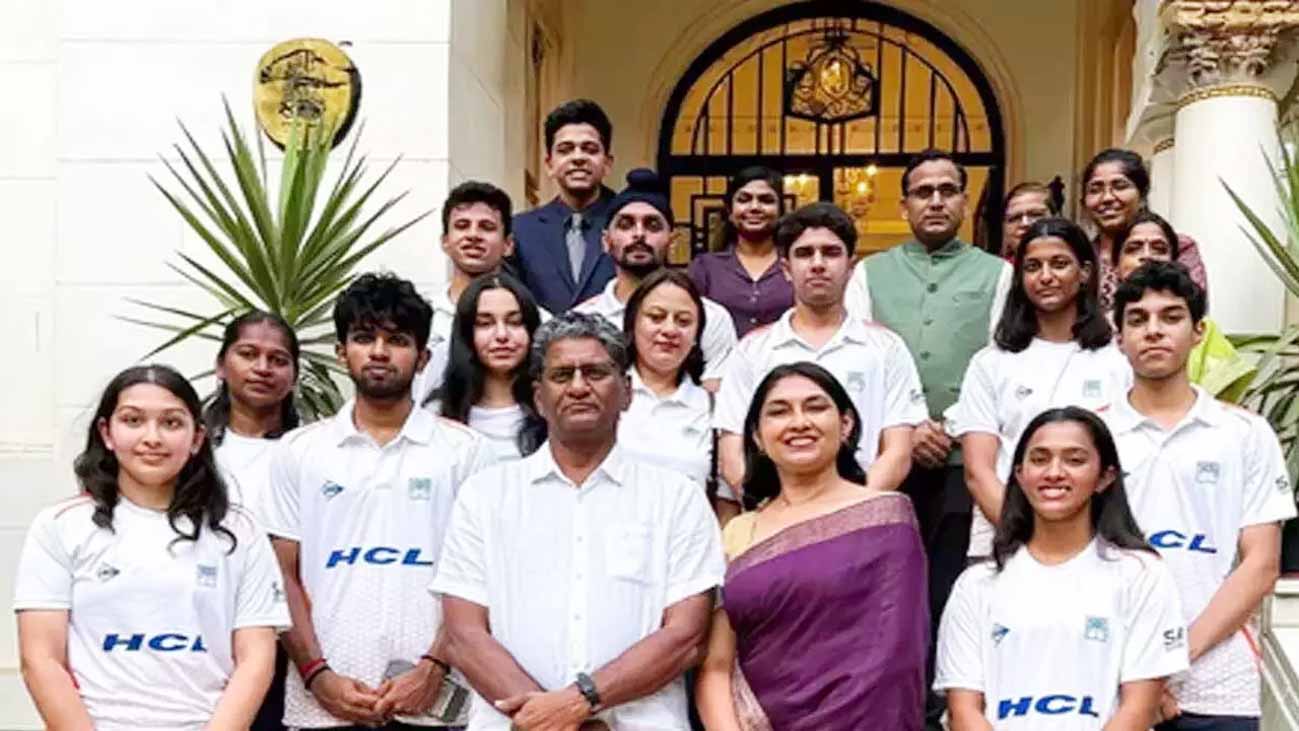 मिस्र में भारतीय राजदूत ने काहिरा में जूनियर विश्व चैंपियनशिप के लिए अंडर-17 स्क्वैश टीम की मेज़बानी की