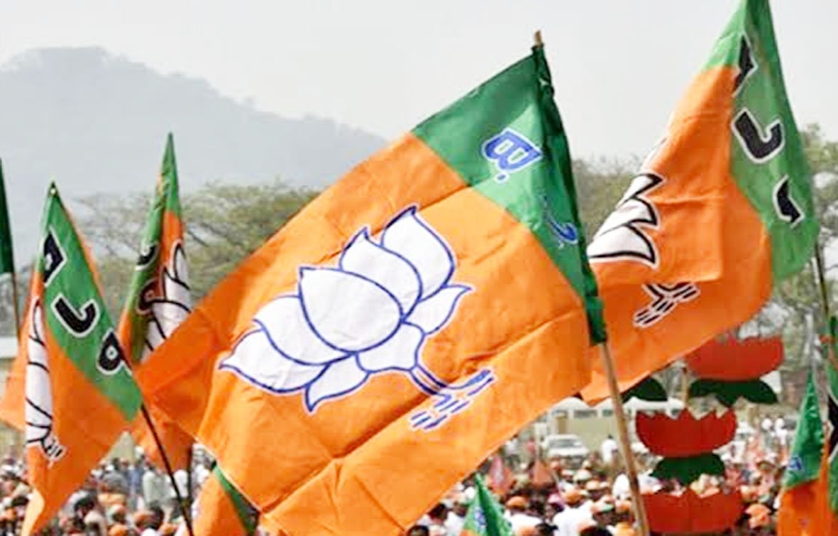 गातापार जंगल में कांग्रेस के 10 कार्यकर्ताओं ने थामा भाजपा का दामन