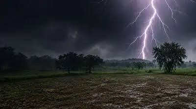 सरगुजा में आकाशीय बिजली का कहर, खेत में काम कर रही 7 वर्षीय बच्ची की मौत, दो घायल