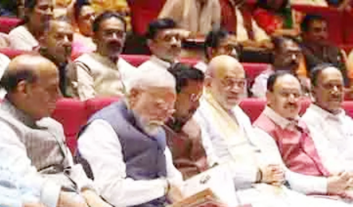 Delhi NDA बैठक में प्रधानमंत्री मोदी ने NEET पेपर लीक पर जताई सख्ती