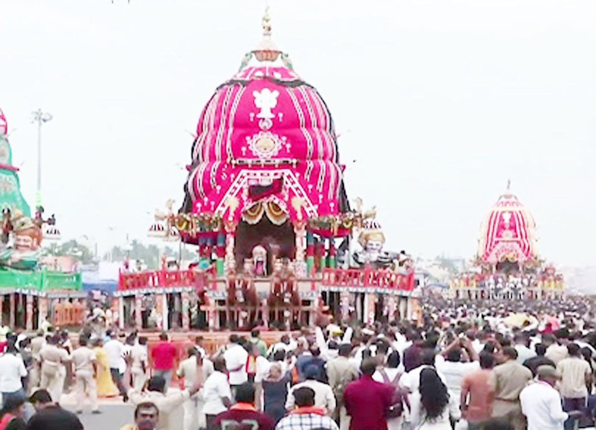 गुंडिचा मंदिर में उमड़ा जनसैलाब, लाखों ने किए भगवान जगन्नाथ के दर्शन