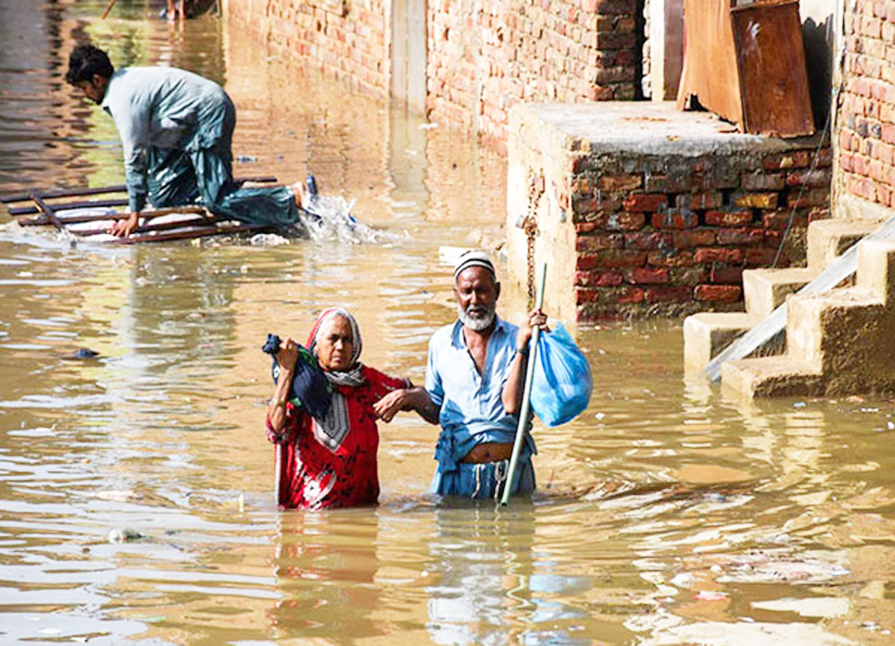 पाकिस्तान में हिमनद विस्फोट और बाढ़ से हज़ारों प्रभावित, राहत का इंतजार