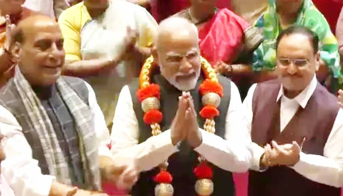 PM मोदी, रक्षा मंत्री, गृह मंत्री, भाजपा अध्यक्ष और NDA के सभी सांसद संसदीय दल की बैठक में शामिल हुए