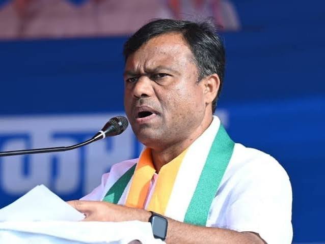 दीपक बैज का भाजपा सरकार पर हमला: शिक्षा, कानून-व्यवस्था, स्वास्थ्य और धान खरीदी को लेकर उठाए सवाल