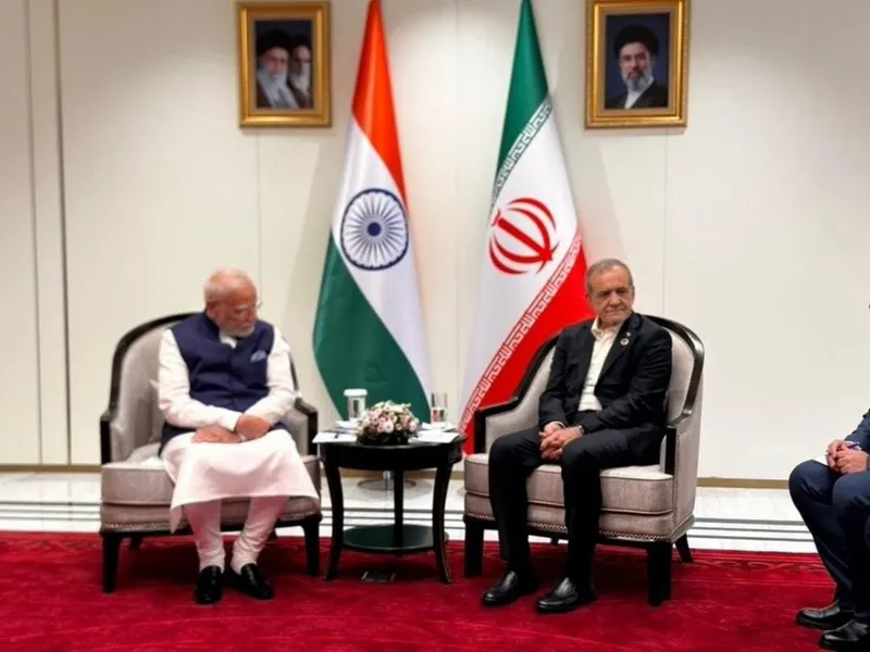 जंग के बीच PM मोदी और ईरान के राष्ट्रपति की मुलाकात, क्षेत्रीय हालात पर हुई चर्चा