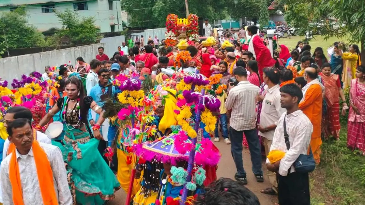 धमतरी में दिखा भोलेनाथ का अद्भुत भक्तिरस, पालकी यात्रा में उमड़ी भीड़