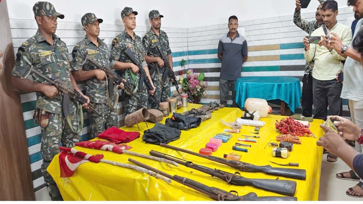 छत्तीसगढ़ सीमा पर सुरक्षा बलों का बड़ा सर्च ऑपरेशन, माओवादी डंप का खुलासा