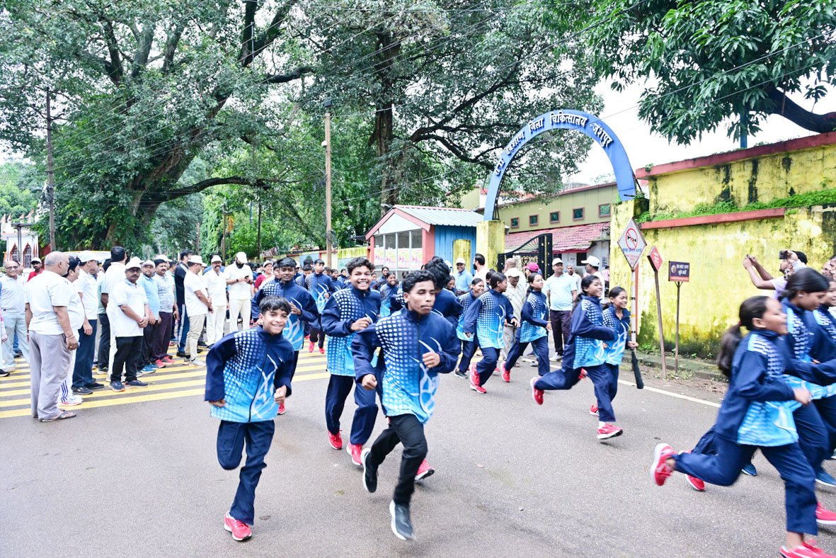 वंदे मातरम् के जयघोष से गूंजा जशपुर, स्वतंत्रता दौड़ में उमड़ा जनसैलाब