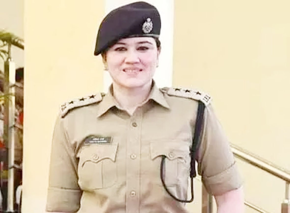 डोंगरगढ़ में बढ़ता अपराध : एसपी अंकिता शर्मा ने टीआई भूषण चंद्राकर को किया लाइन अटैच