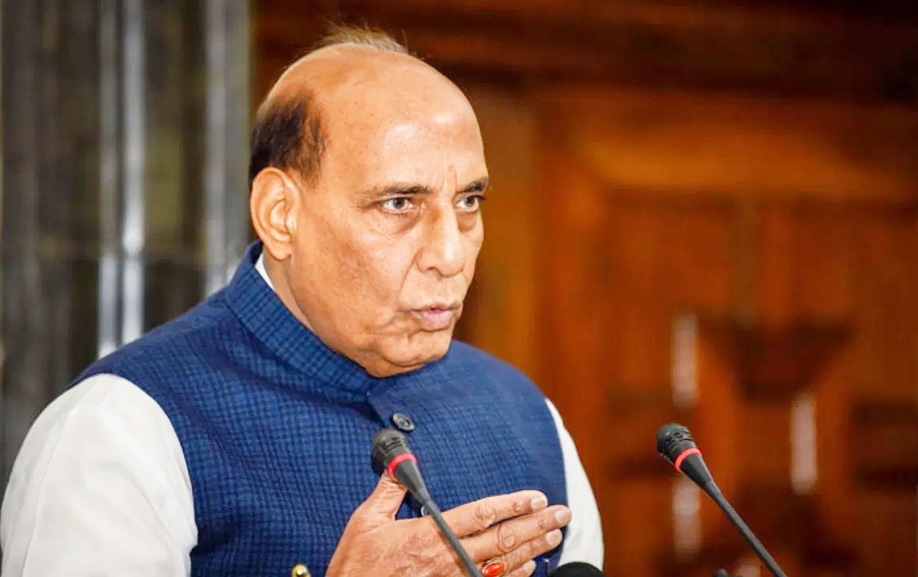 रक्षा मंत्री राजनाथ सिंह ने दिल्ली में आयोजित त्रि-सेवा संगोष्ठी को किया संबोधित