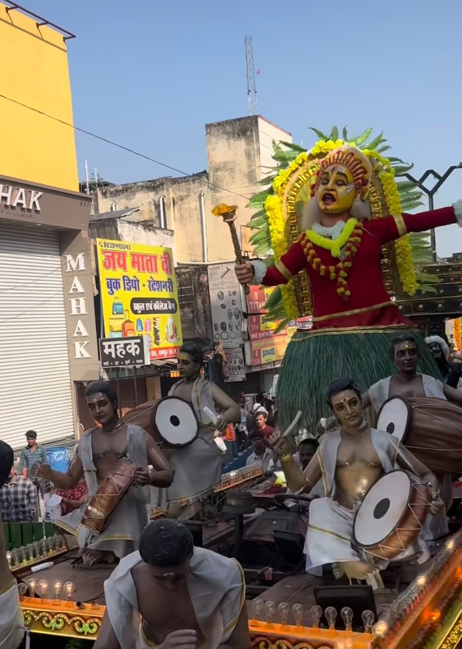 Ganesh Visarjan Jhanki 2026 : कांतारा थीम पर तैयार की गई अनोखी झांकी ने खींचा लोगों का ध्यान