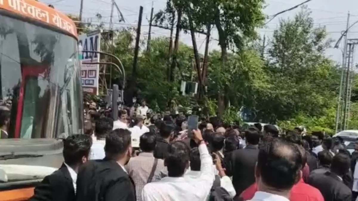 भोपाल में वकील से कथित मारपीट का मामला, 3 पुलिसकर्मी सस्पेंड