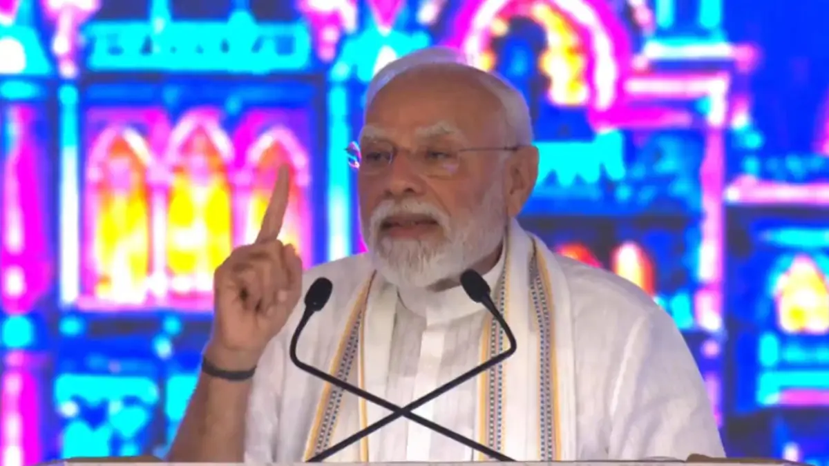 PM मोदी ने खोला 20,700 करोड़ का विकास खजाना, पिछली सरकारों पर भी बरसे