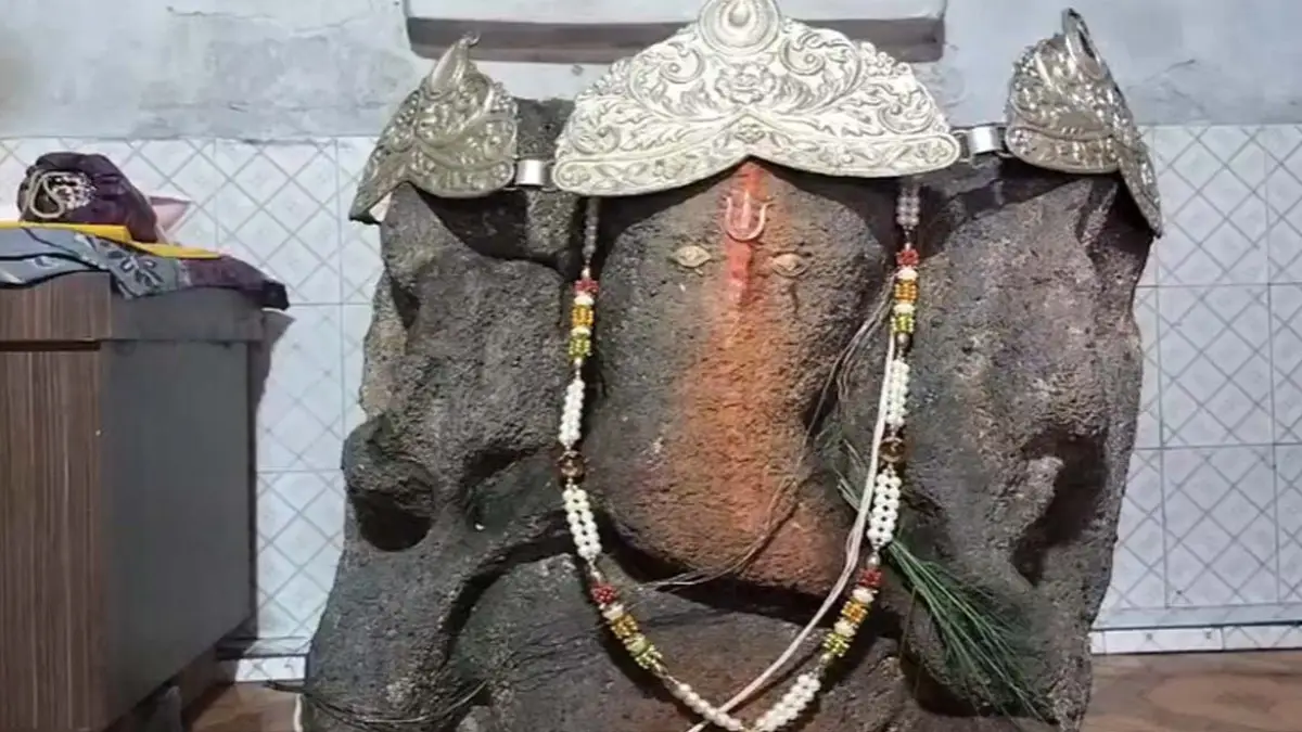 जंगल में मिला गणेश जी का स्वरूप! 200 साल पुरानी है गढ़डोंगरी मंदिर की कहानी