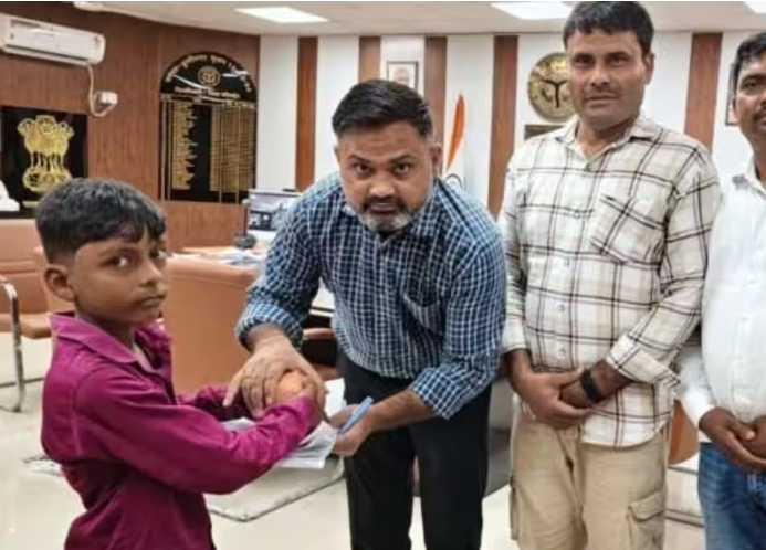 6 साल के बच्चे ने पेश की इंसानियत की मिसाल, नेपाल बाढ़ पीड़ितों के लिए दान की पॉकेटमनी