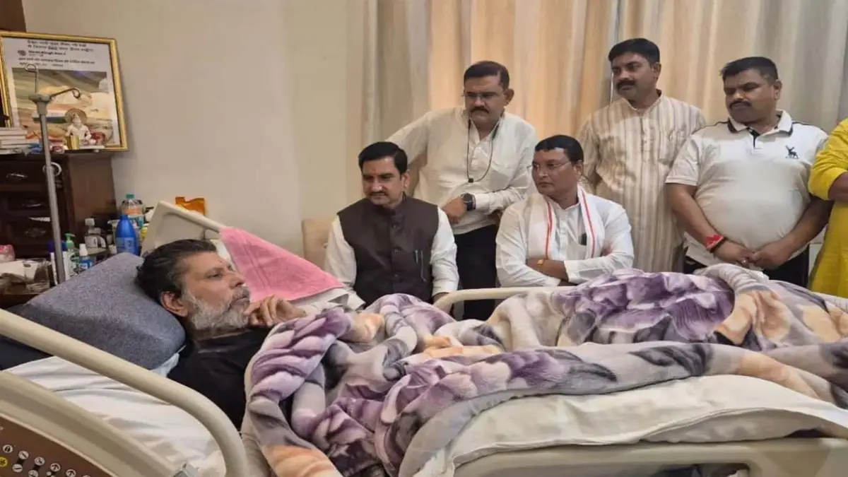 अस्पताल में किरण सिंह देव से मिले तोखन साहू और धरमजीत सिंह, जाना हाल