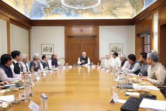 PM Modi Meeting: मंत्रियों के साथ दो दिवसीय बैठक, क्या कैबिनेट बदलाव पर भी होगी चर्चा?