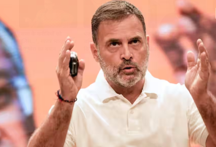 महाराष्ट्र में छात्रों का आक्रोश, राहुल गांधी ने भाजपा सरकार को दी चेतावनी