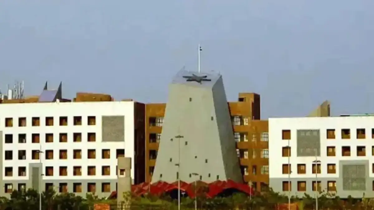 शिक्षा विभाग में बड़ा प्रशासनिक बदलाव, 13 अधिकारियों को नई जिम्मेदारी