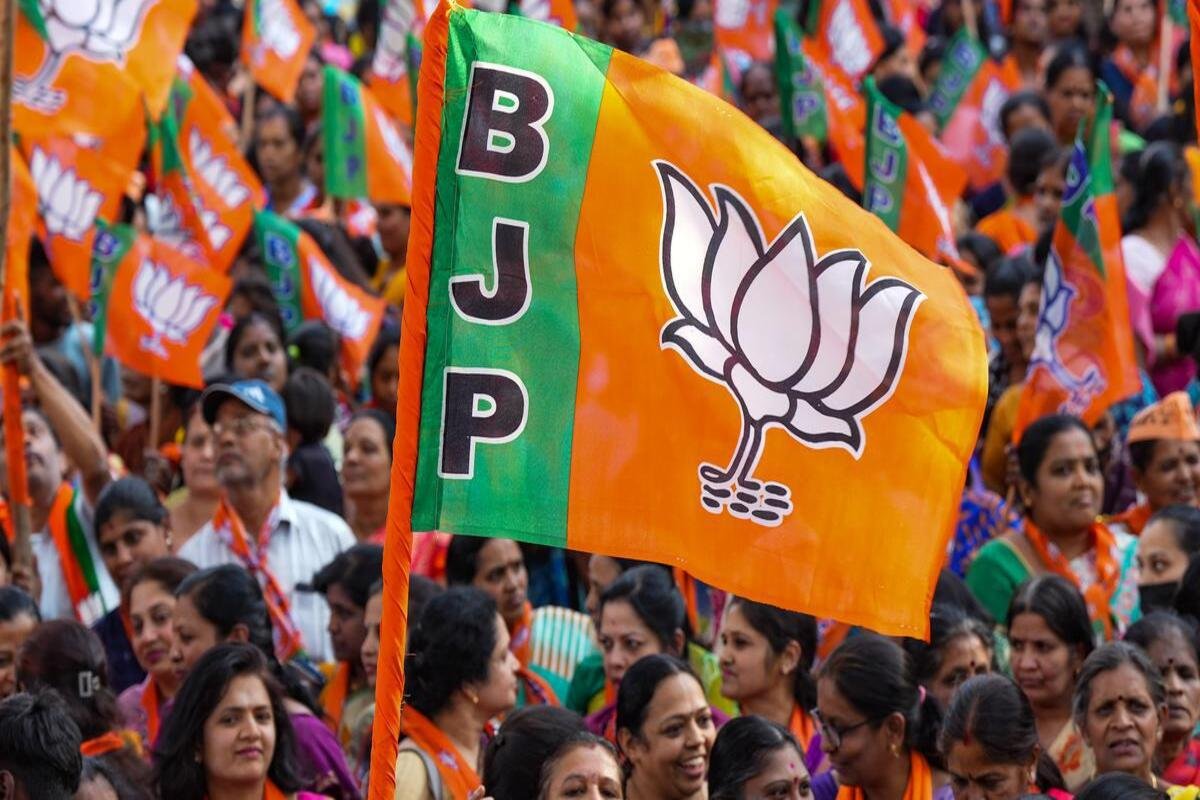 UP Election 2027: BJP का बड़ा प्लान, बड़े नेताओं और मंत्रियों को चुनावी मैदान में उतारने की तैयारी