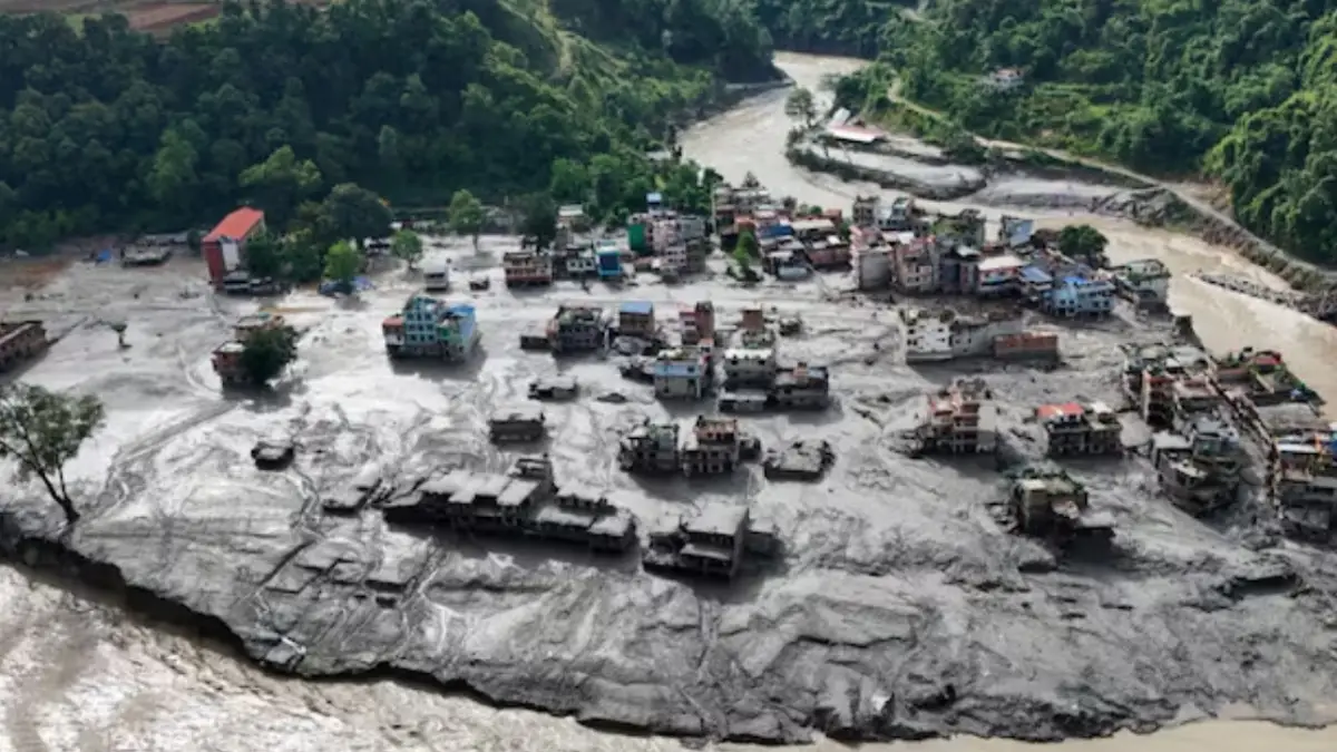 नेपाल में बाढ़ से भारी तबाही, 1,410 मौतें; 6 हजार से ज्यादा लोगों की तलाश जारी