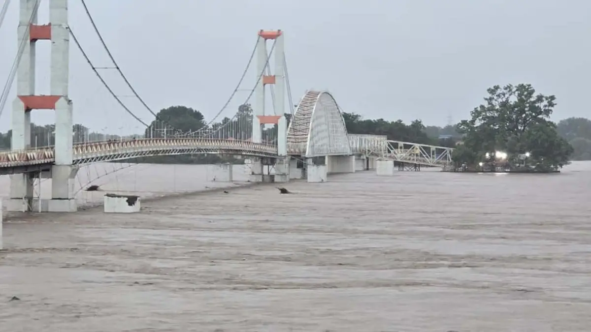 राजिम में बाढ़ जैसे हालात, संगम क्षेत्र में बढ़ा महानदी का जलस्तर; मंदिर तक पहुंचा पानी