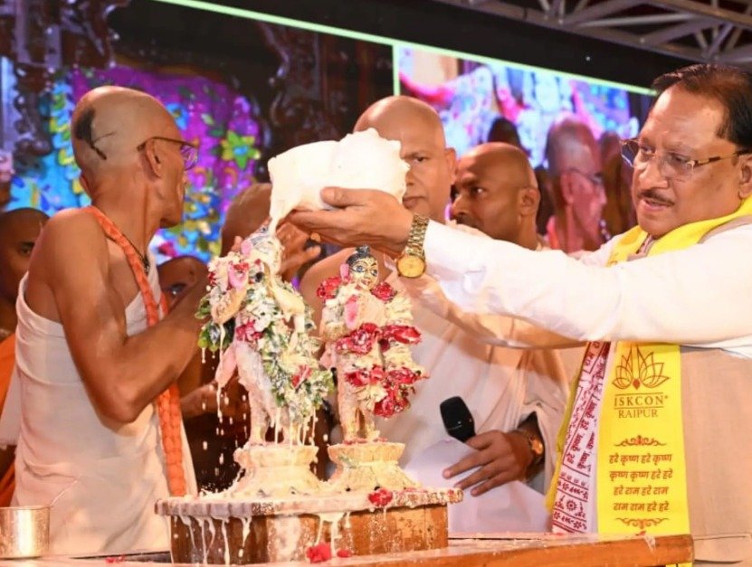 राधा-रासबिहारी के दरबार में पहुंचे CM साय, शंख अभिषेक कर मांगी प्रदेश की खुशहाली