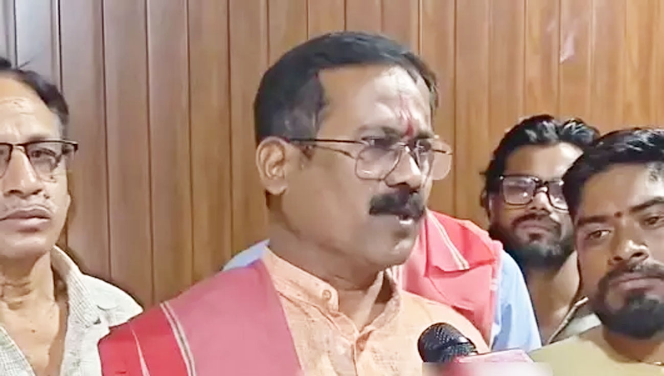 चाहे सरकार मुझे फांसी में चढ़ा दें या गर्दन काट दें लेकिन मैं माफ़ी नहीं मागूंगा : अमित बघेल