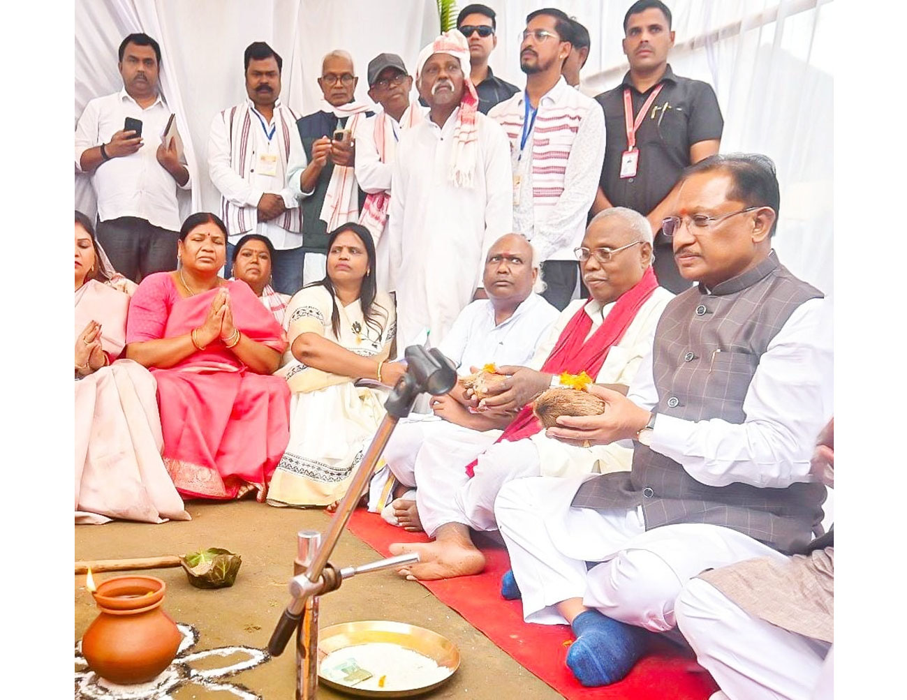 बाबा कार्तिक उरांव ने जनजातीय समाज के उत्थान हेतु अपना जीवन किया समर्पित : CM साय